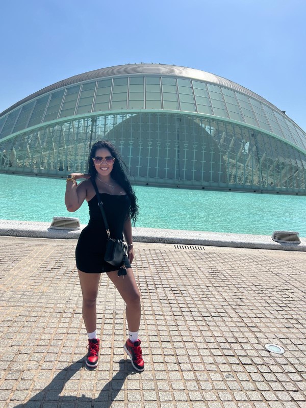 624320174 | SOFIA | Chica