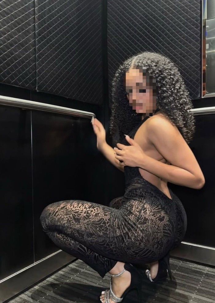 631202077 | Rubi | Chica