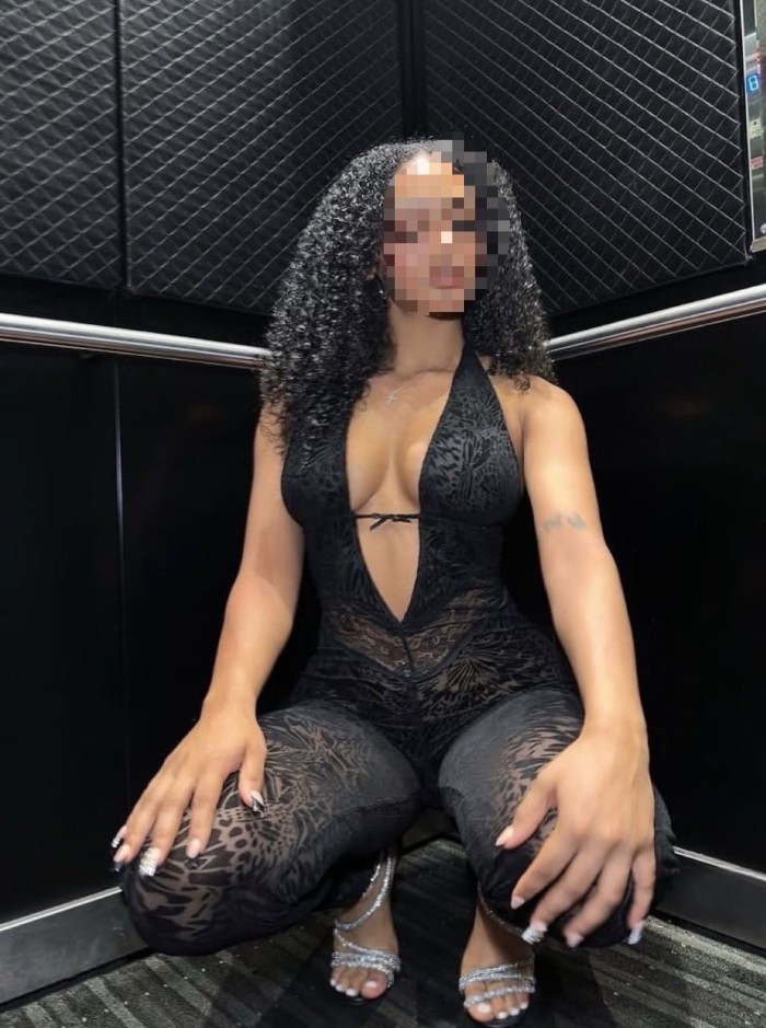 631202077 | Rubi | Chica