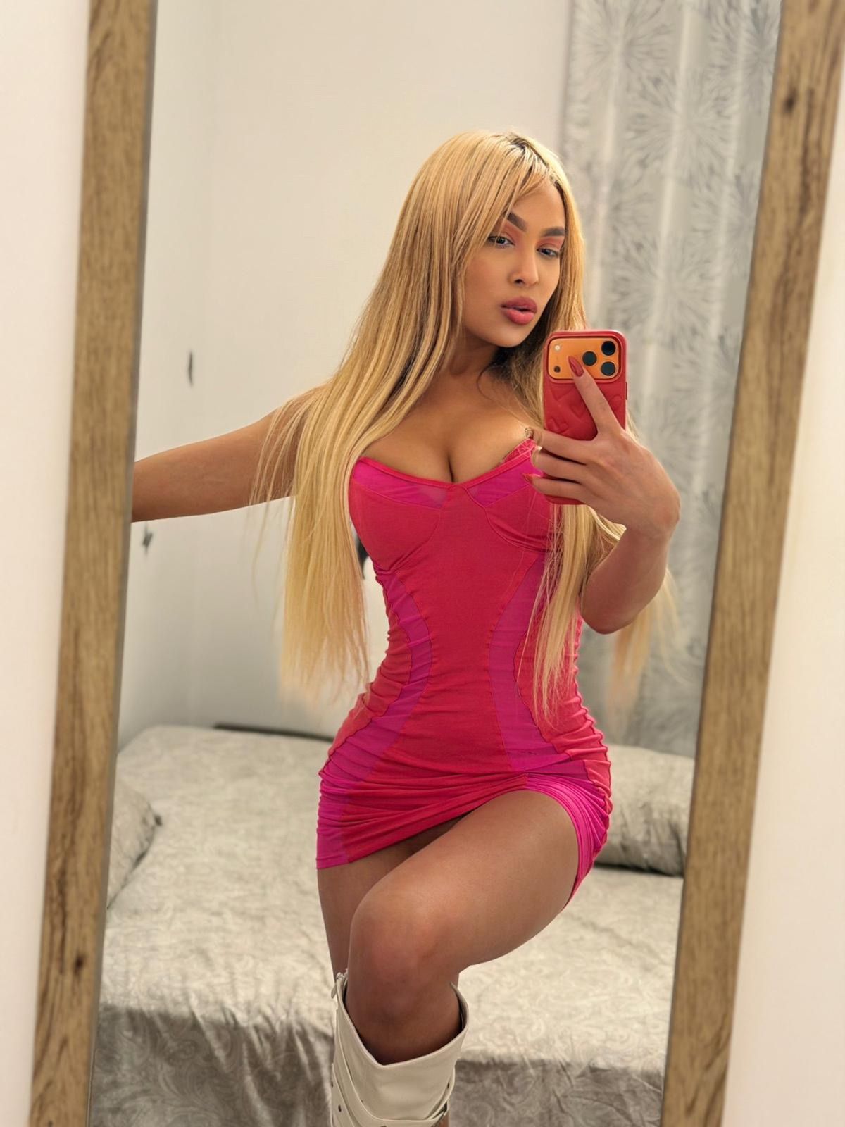 612428112 | SHIRLY | Chica