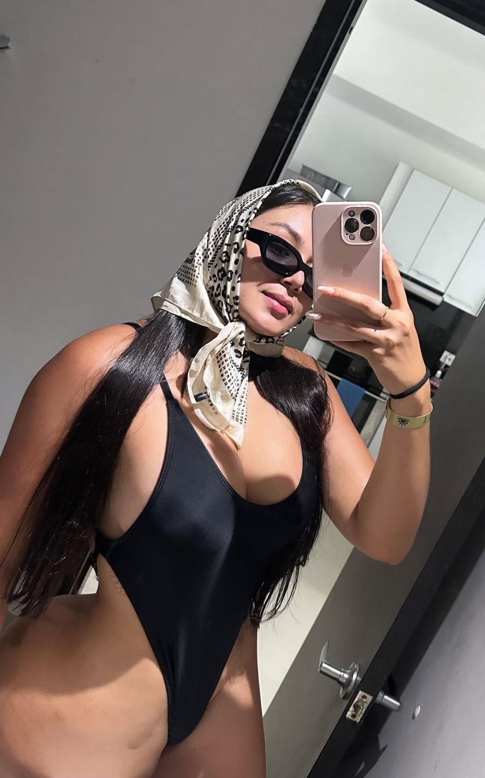 632100843 | ANDREA | Chica