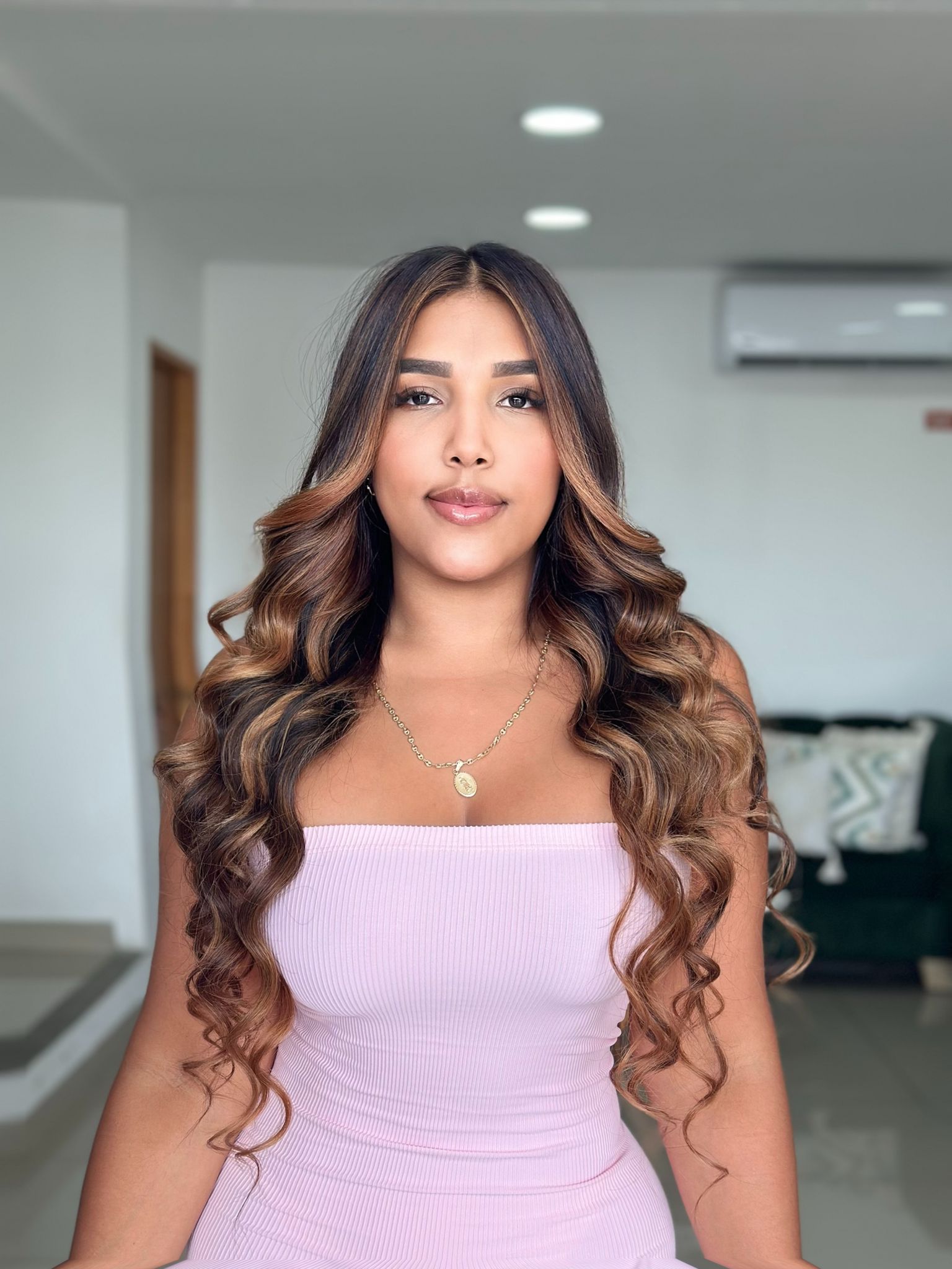 604340932 | ALISSON | Chica