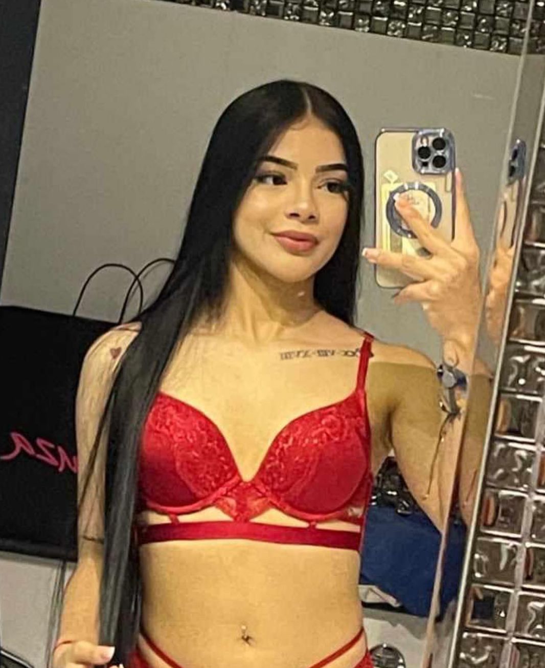 641142731 | EMMA | Chica