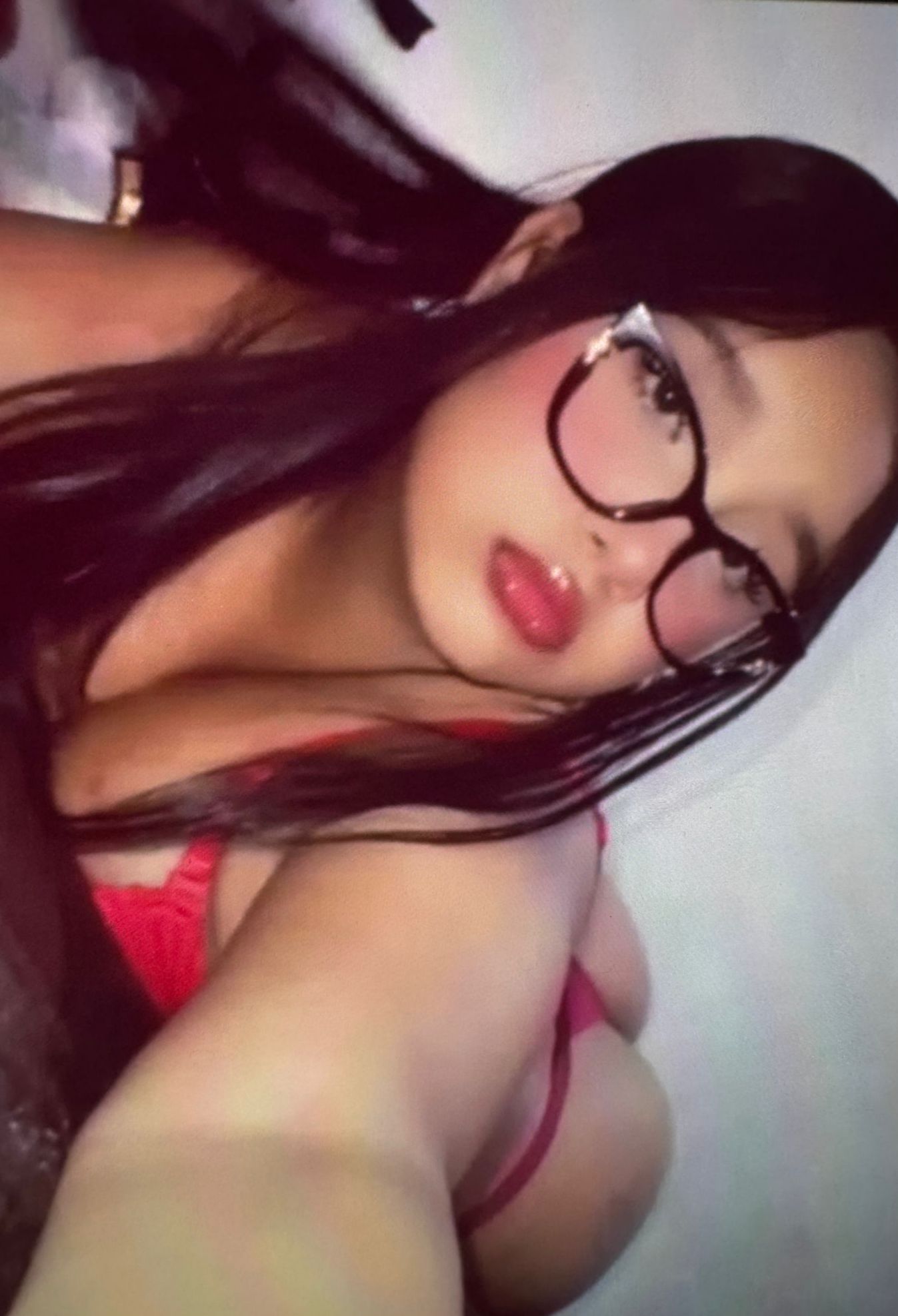602725884 | ASLY | Chica