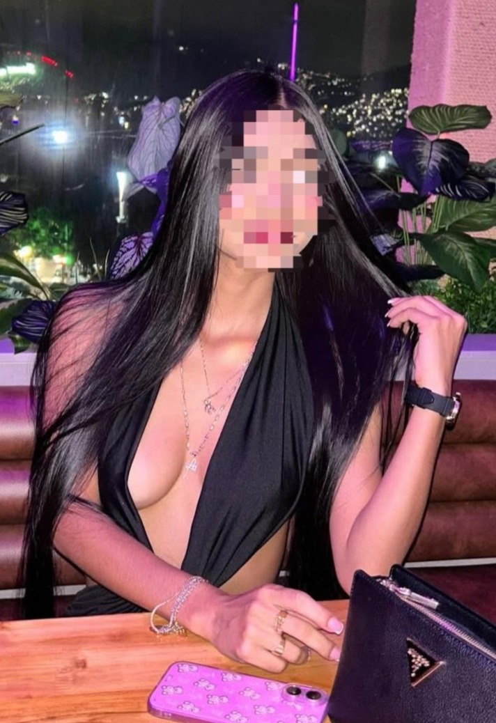 632360952 | SCARLETT | Chica