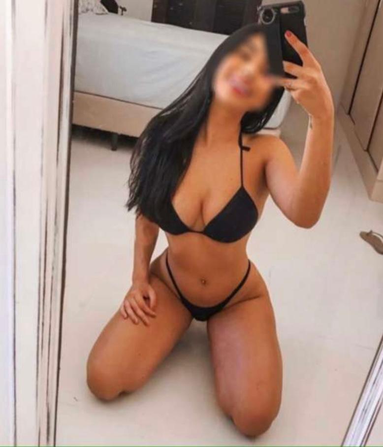 697960725 | PAULA | Chica